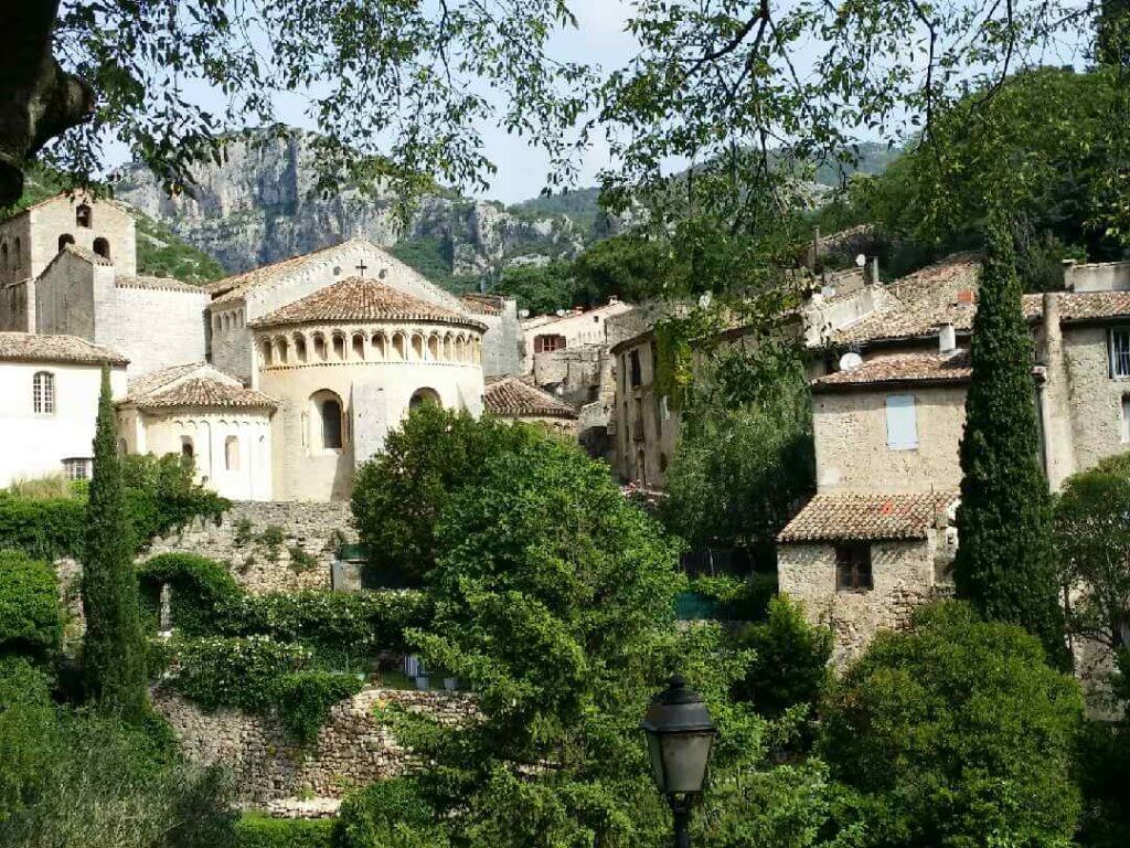 Saint-Guilhem le désert-randonnée-Cévennes-évasion-Voyages-nature